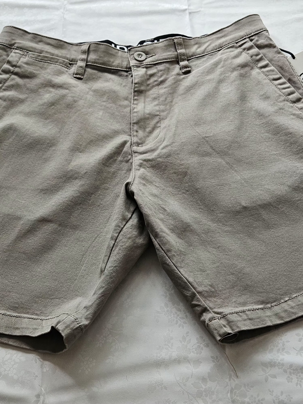 Burnside Men's Chino Shorts Size 32 NWT Khaki Tan 8" Inseam Elastic Waist - Picture 11 of 13